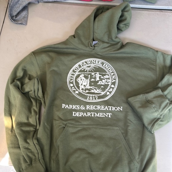 CITY OF PAWNEE OLIVE HEATHER HOOD size  Medium unisex - Picture 1 of 3